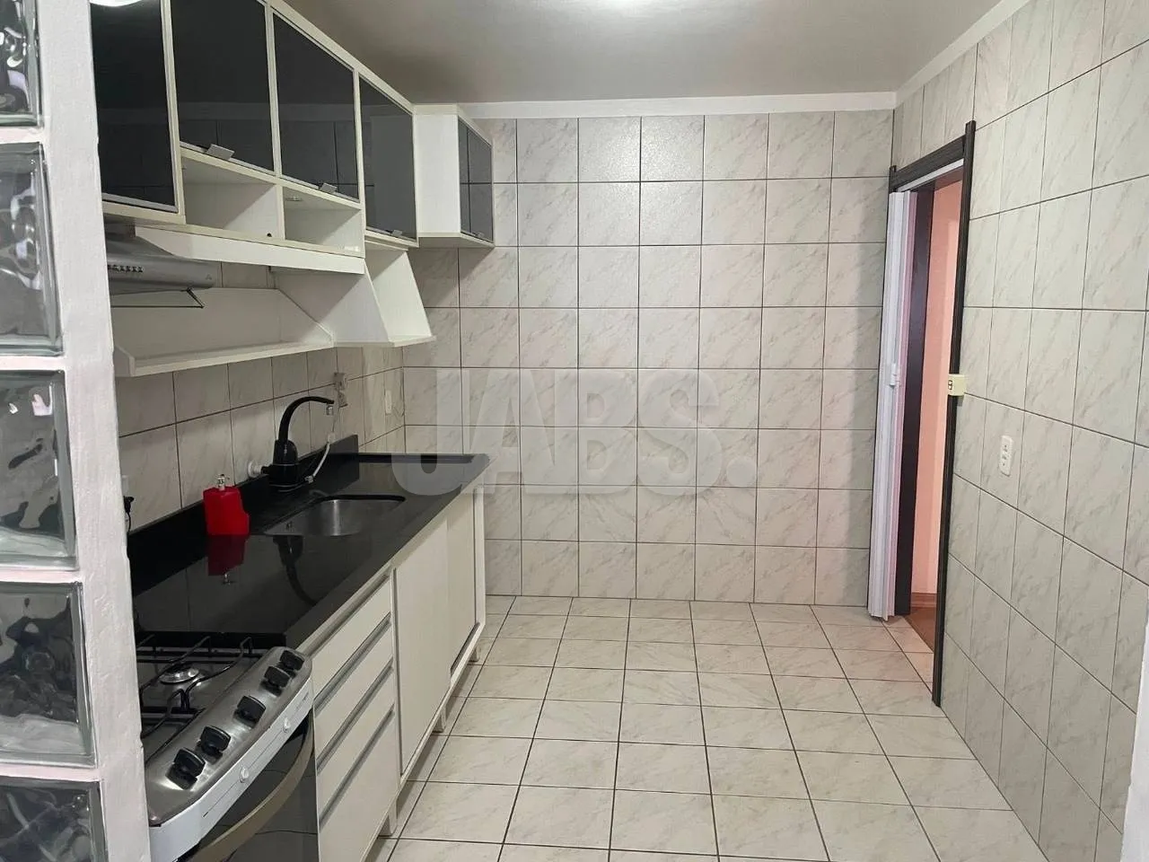 Apartamento semimobiliado de 2 dormitórios no Centro de Canela, foto 3