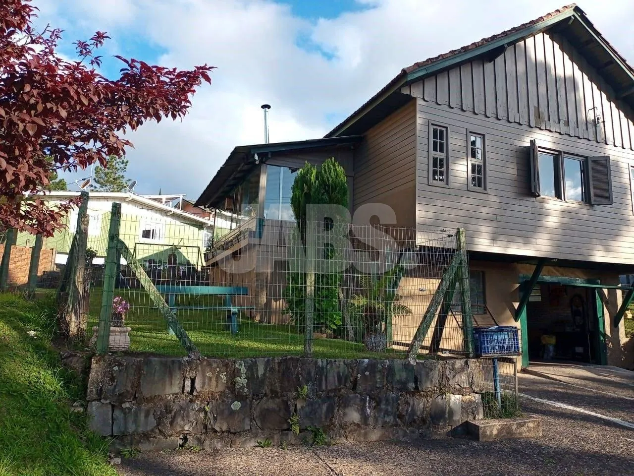 Casa com jardim
