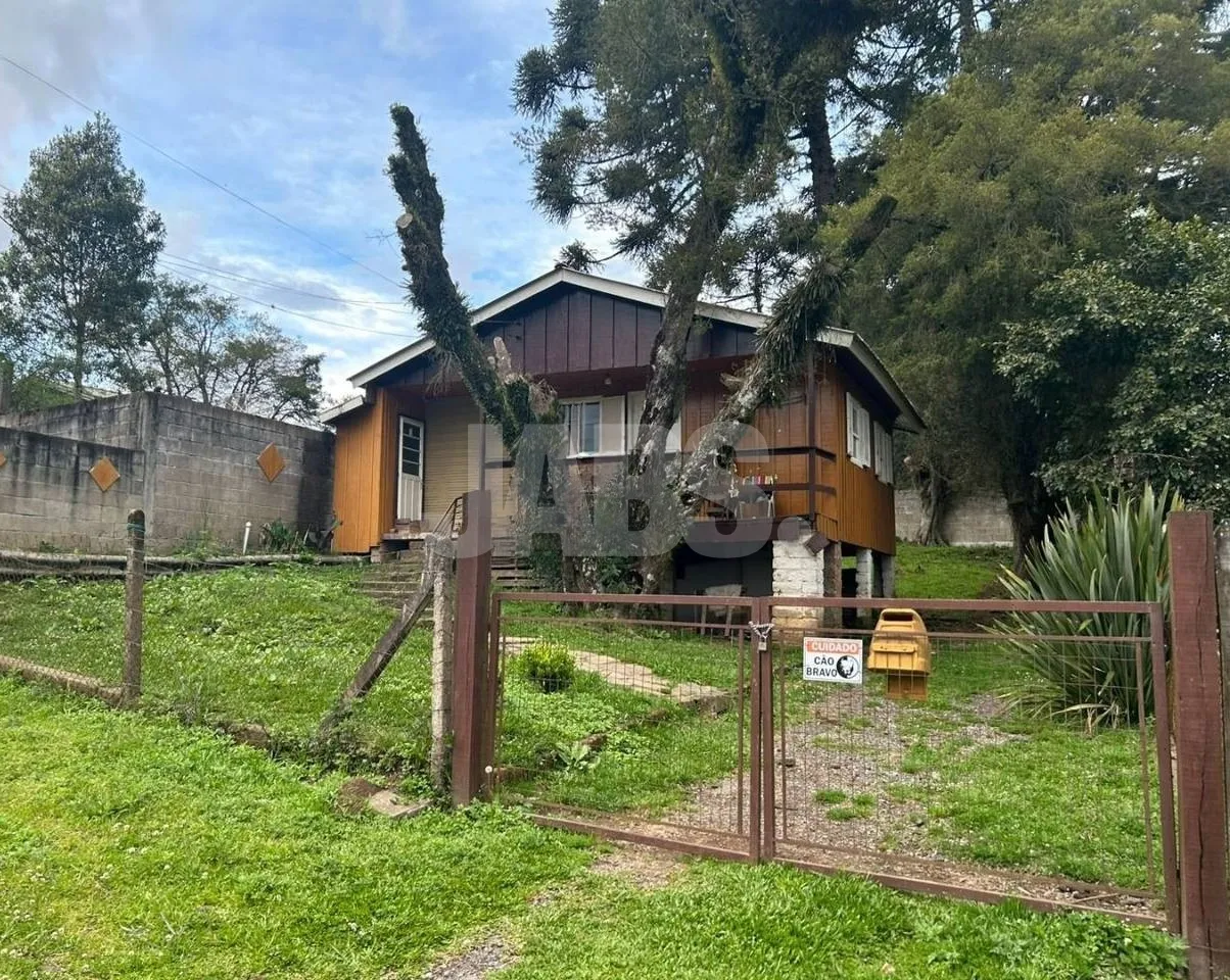 Casa de 2 dormitórios com pátio de 360 m² no Ulisses de Abreu, foto 1