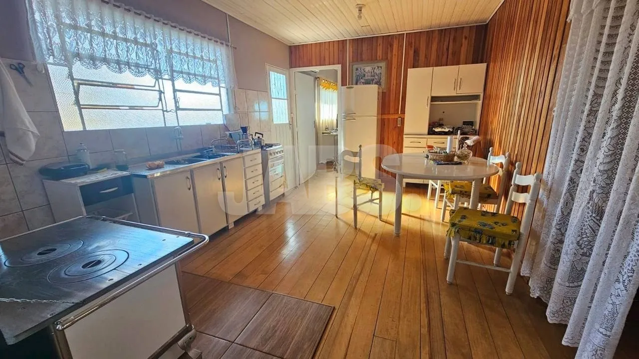 Casa de 203 m² com jardim e árvores frutíferas no Distrito Industrial, foto 5