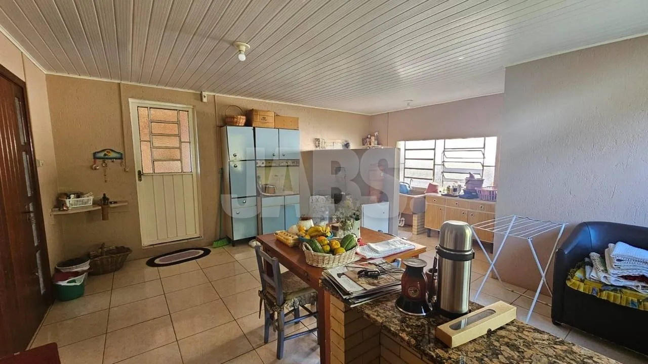 Casa de 203 m² com jardim e árvores frutíferas no Distrito Industrial, foto 6