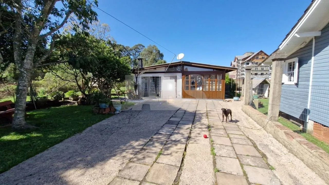 Casa de 3 dormitórios com jardim amplo no São Lucas, foto 1