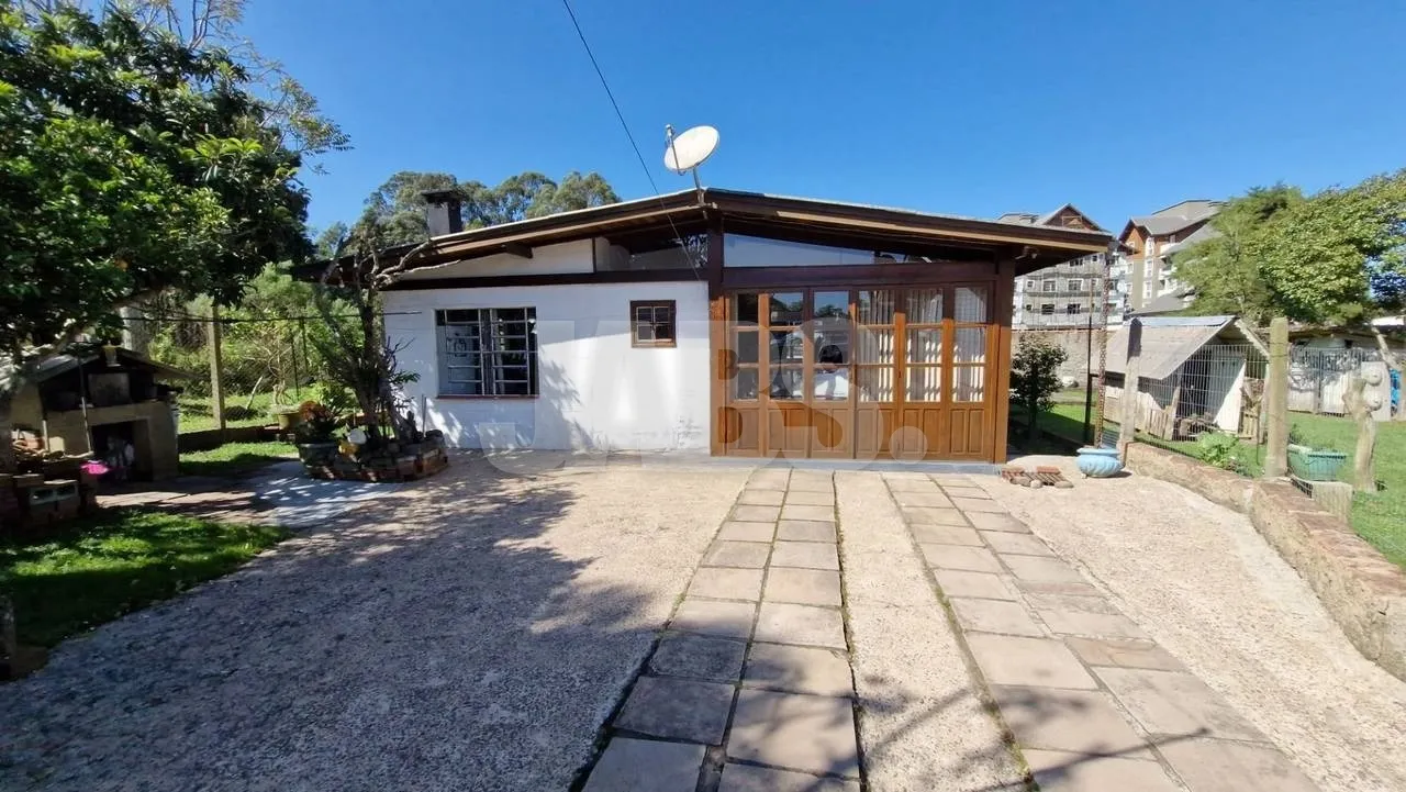 Casa de 3 dormitórios com jardim amplo no São Lucas, foto 2