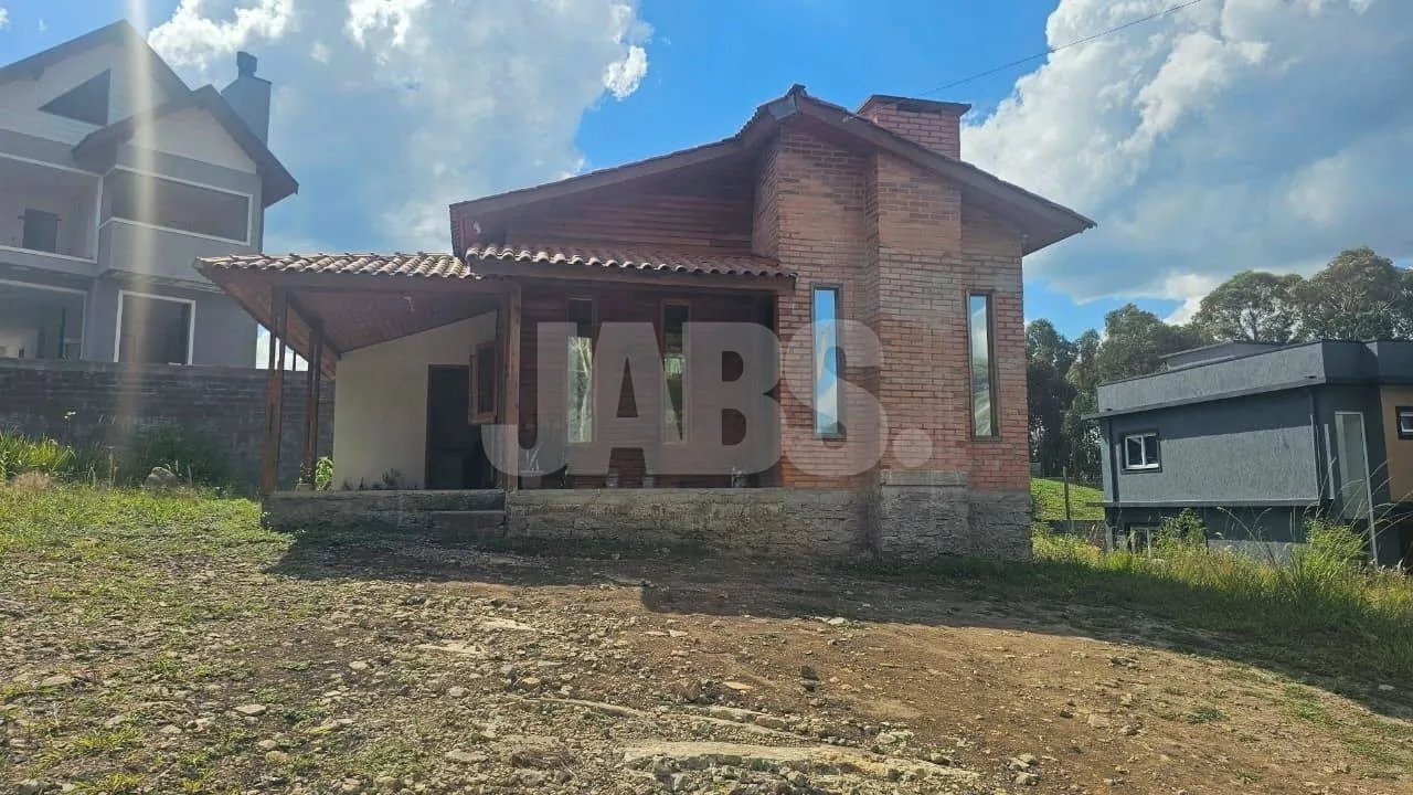 Casa serrana de madeira e tijolo no Mirante do Vale, foto 1