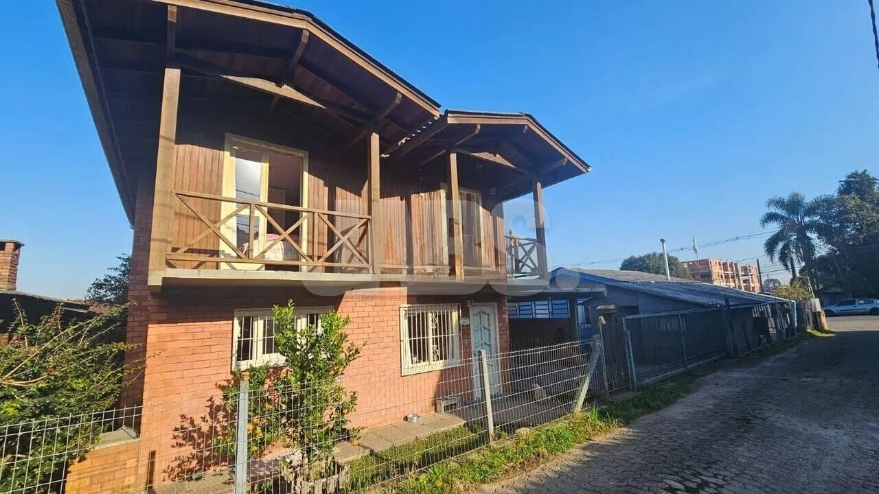 Terreno de esquina com 2 casas e galpão perto da Catedral de Pedra, foto 1