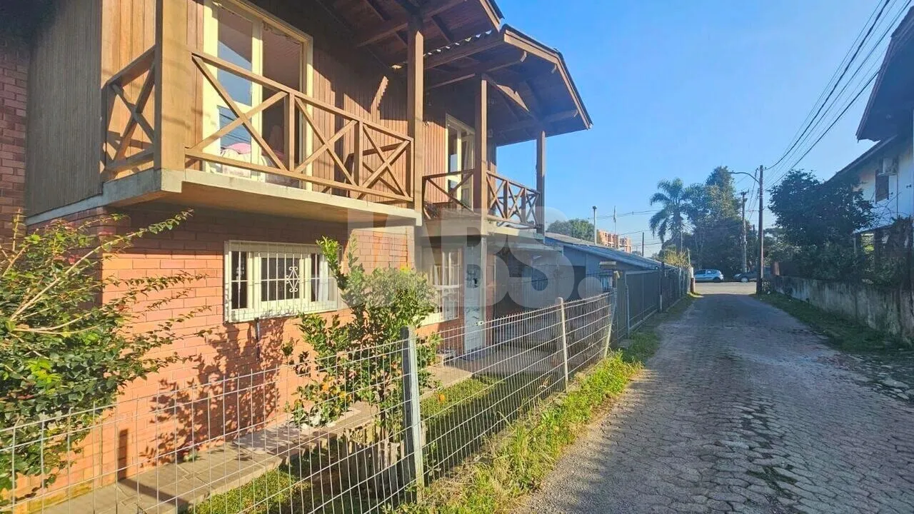 Terreno de esquina com 2 casas e galpão perto da Catedral de Pedra, foto 2