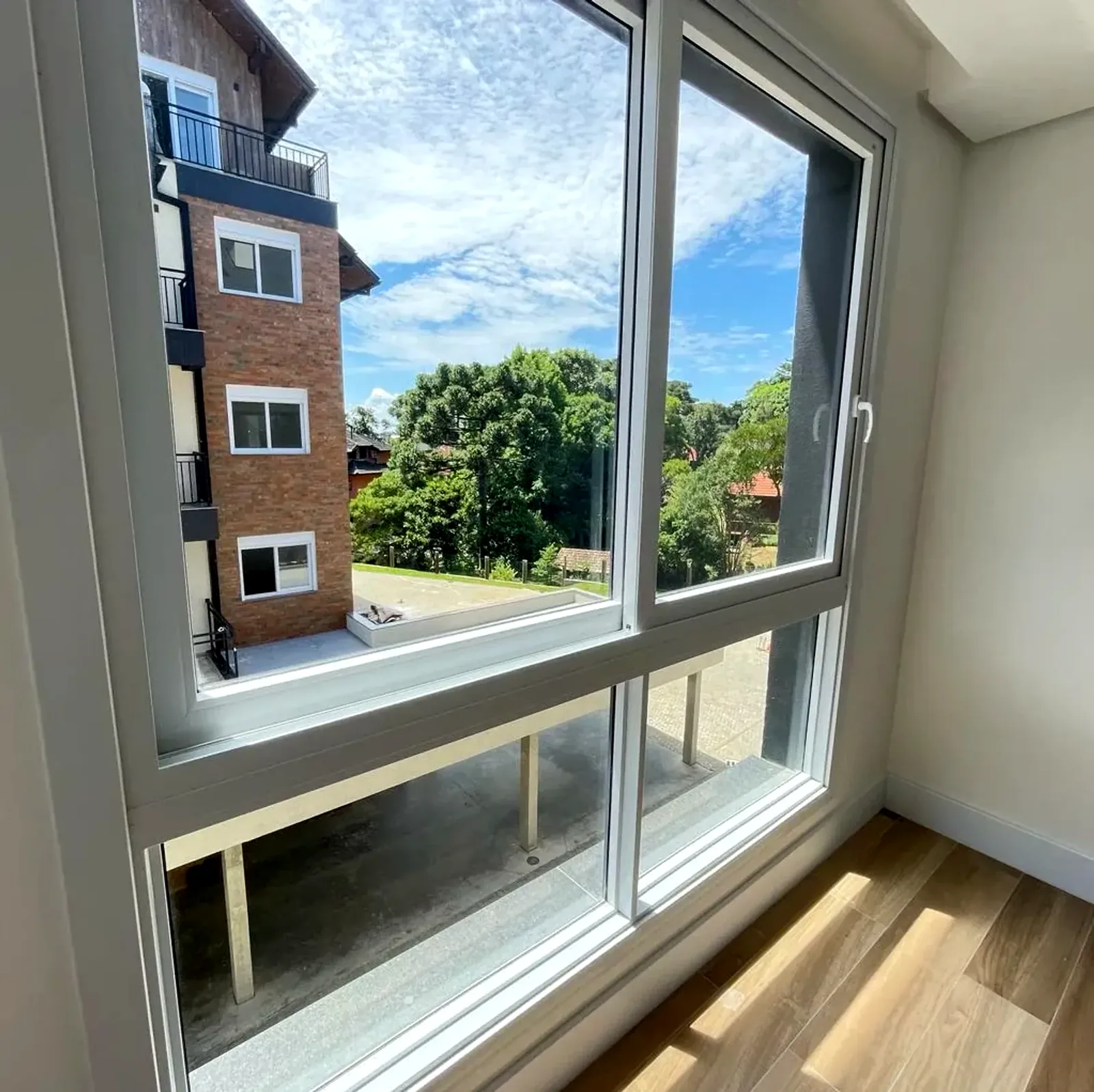 Apartamento com lareira na Rua Ermelinda Barbacovi, foto 2