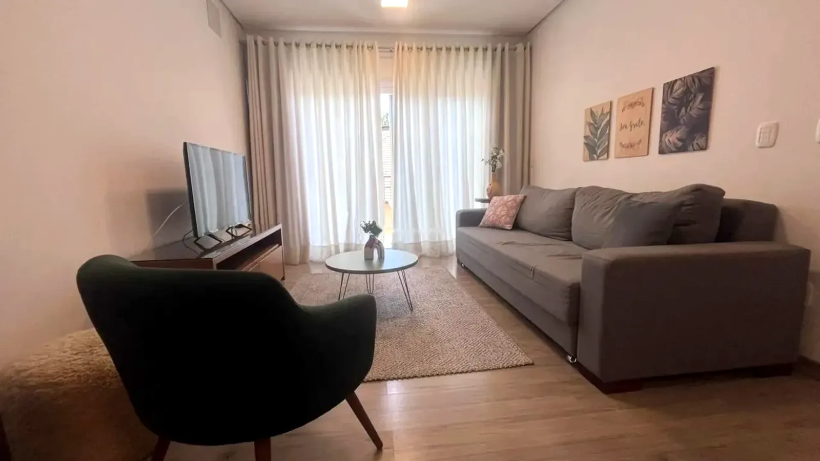 Apartamento mobiliado com suíte, 2 vagas e piscina aquecida, foto 4