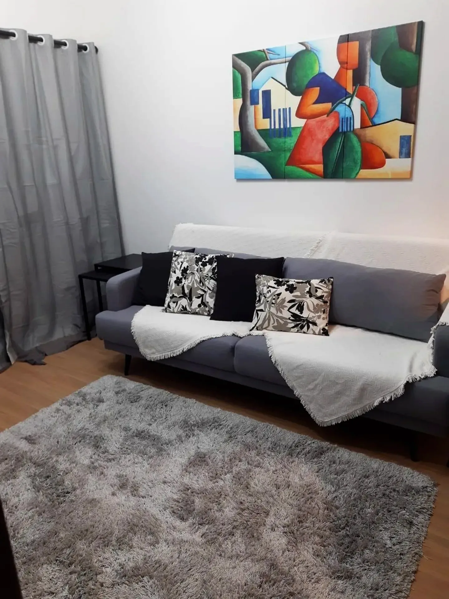 Apartamento mobiliado com suíte na Rua São Pedro