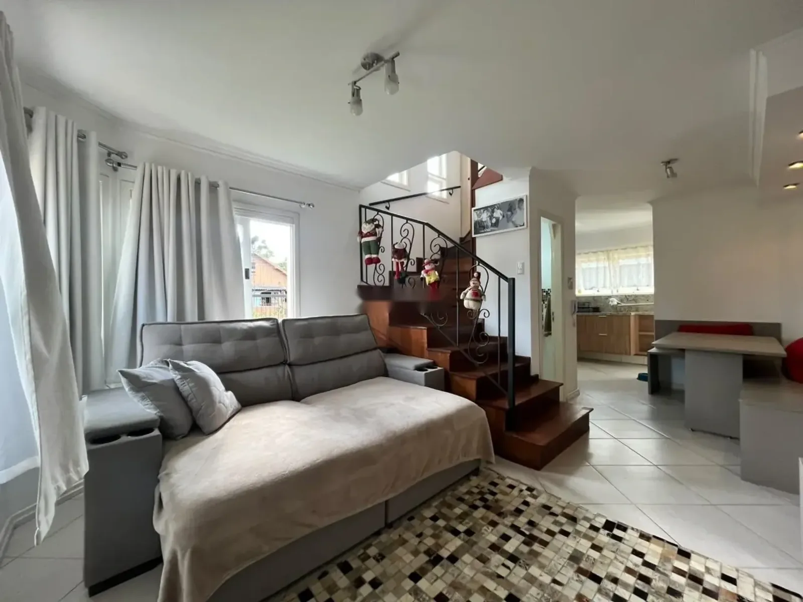 Casa geminada semimobiliada de 2 dormitórios com jardim, foto 2