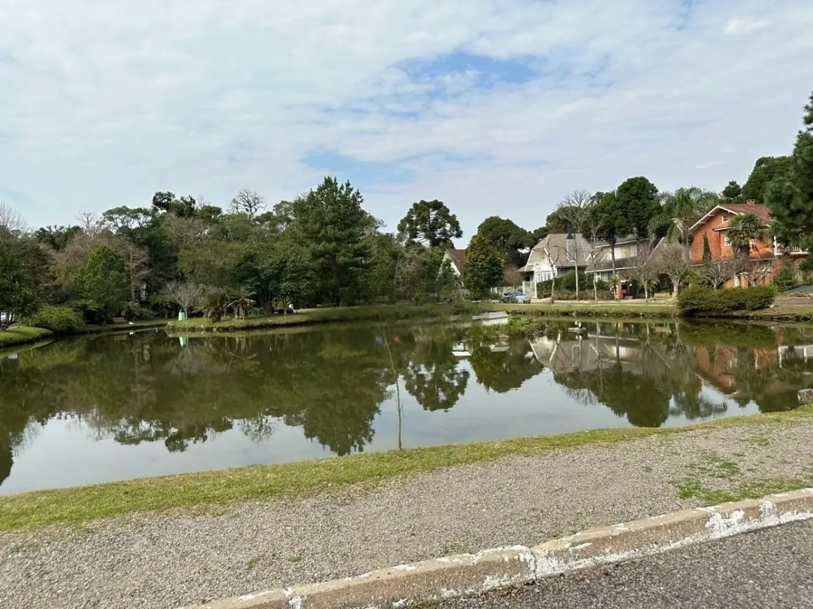 Lago do bairro Ipê Amarelo