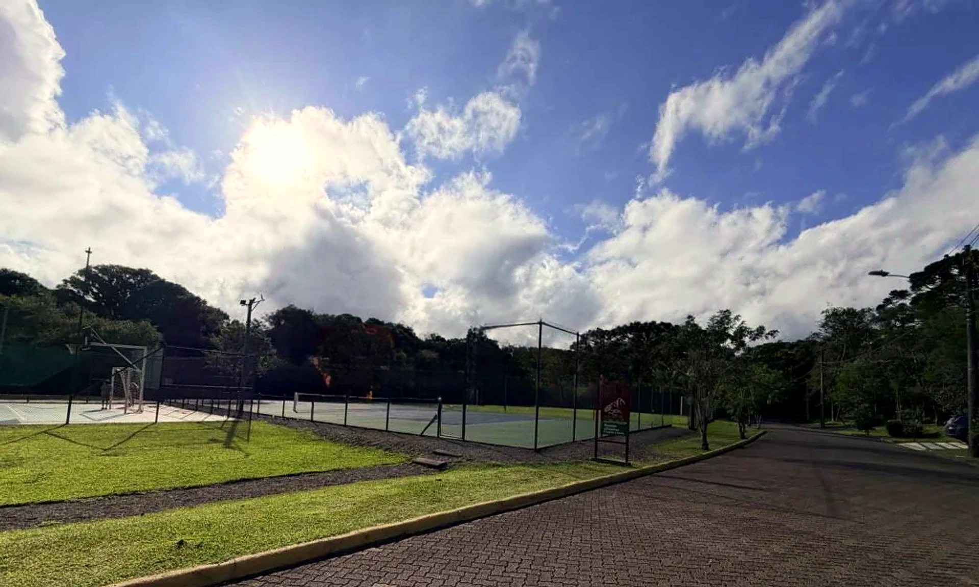 Terreno de 592 m² perto do Parque Terra Mágica Florybal, foto 4
