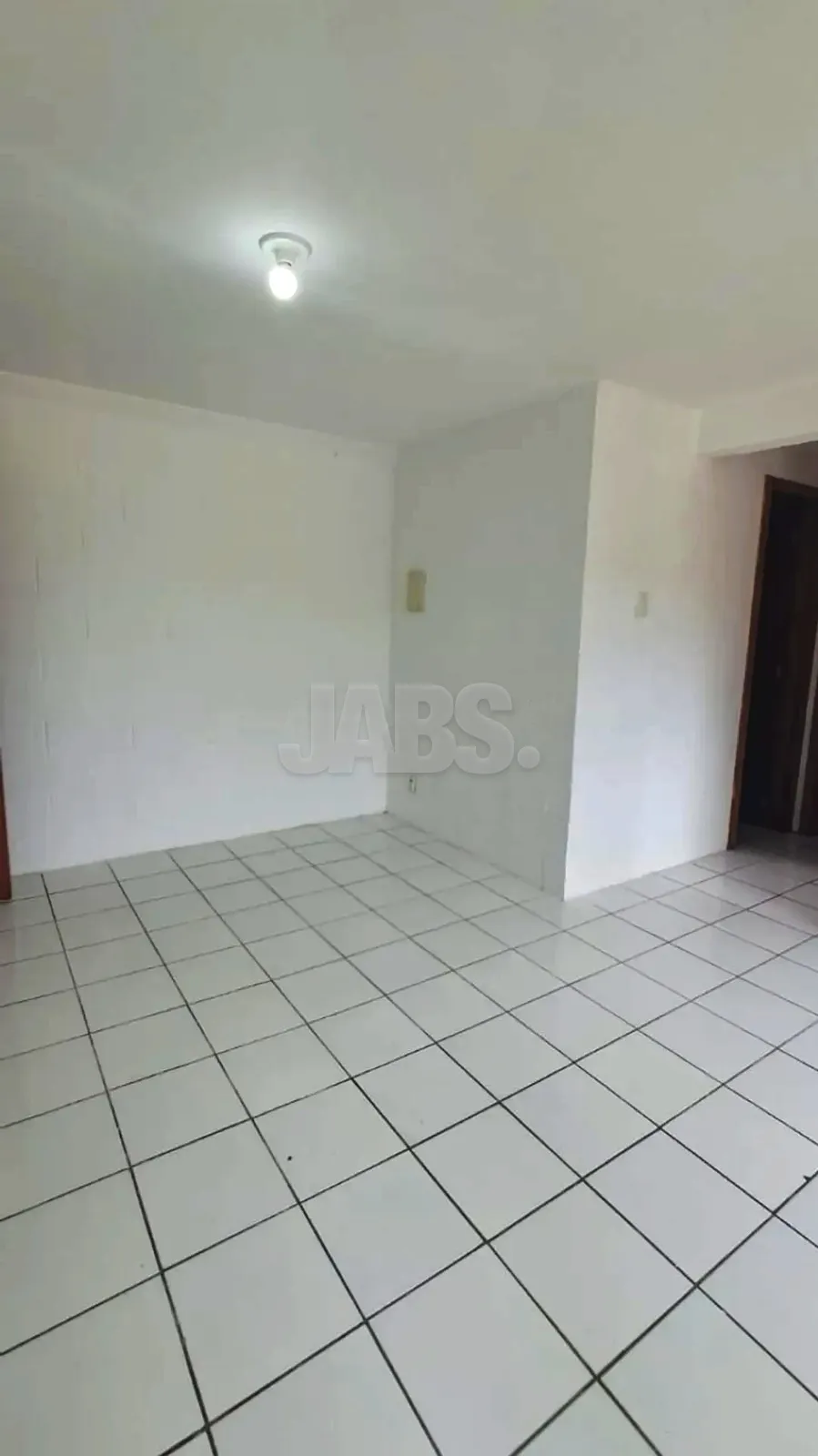 Sala vazia com luz natural