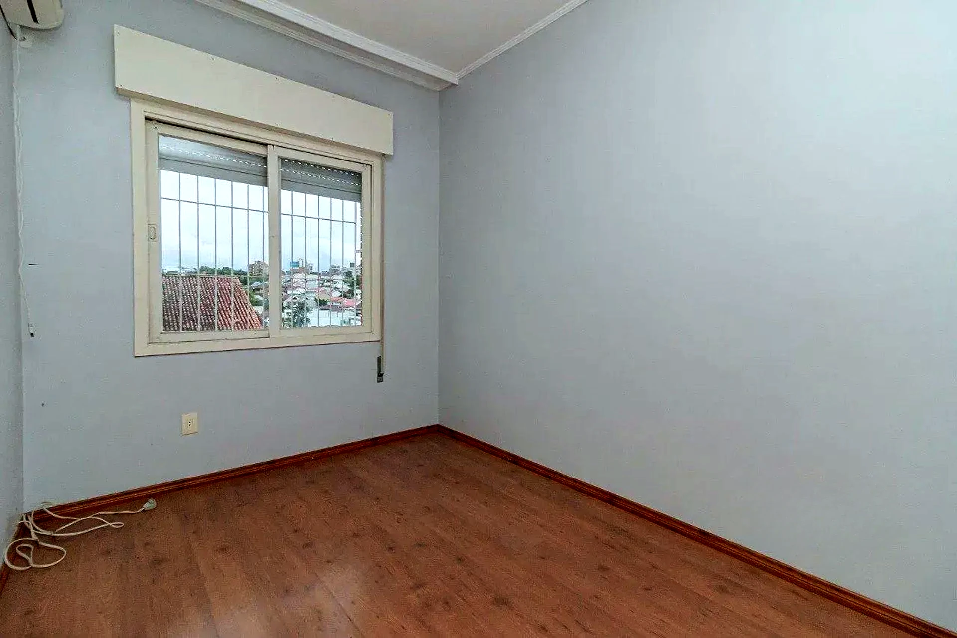 Living vazio, pronto para morar