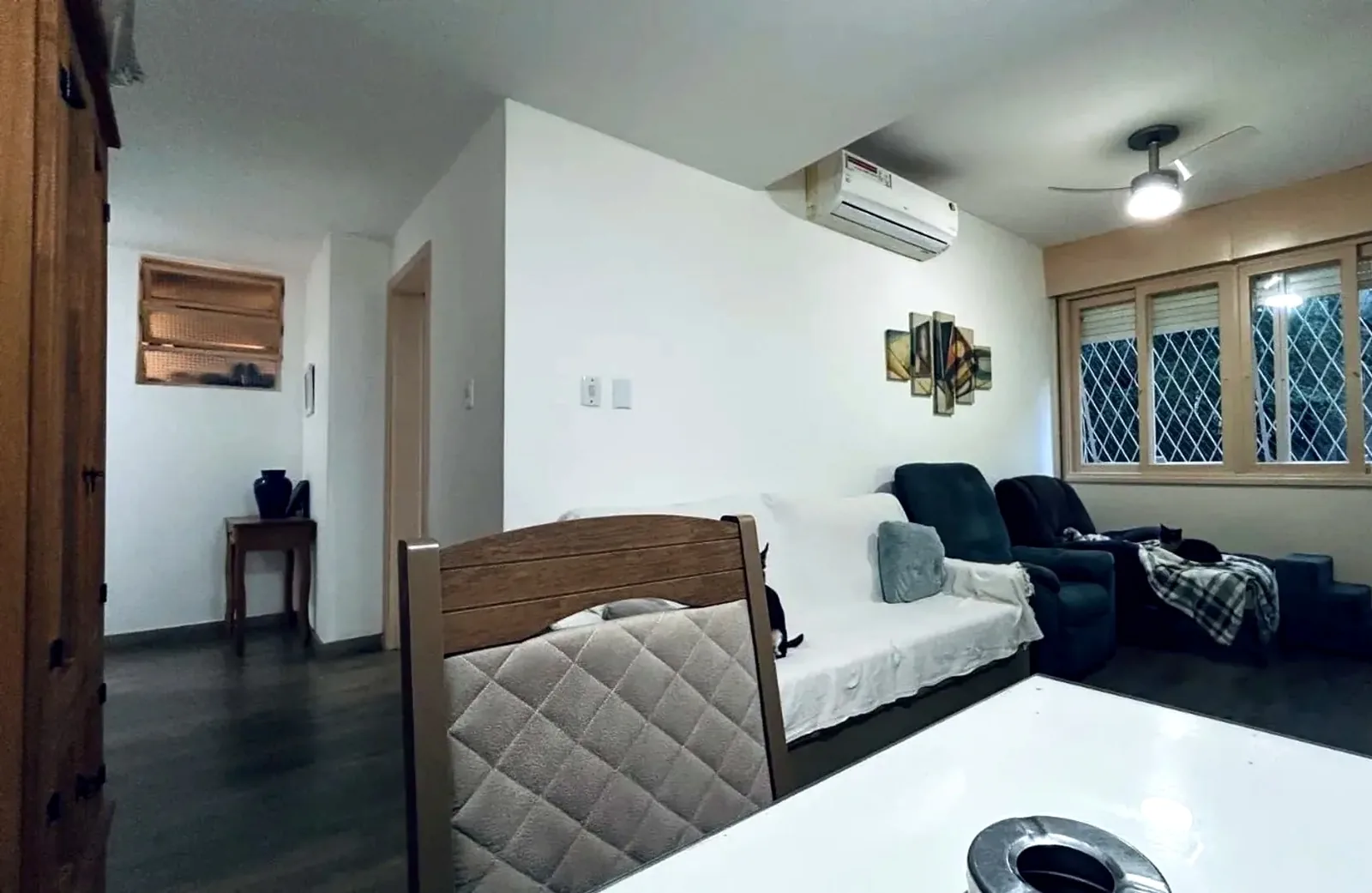 Living com ar-condicionado