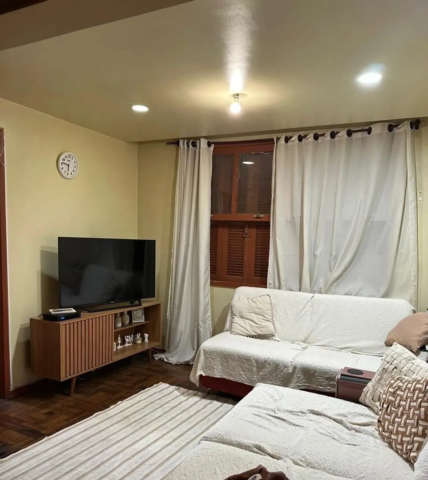 Sala de estar com luz natural