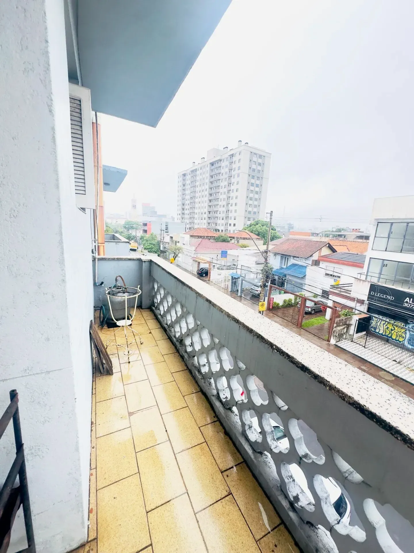 Vista da varanda para o bairro
