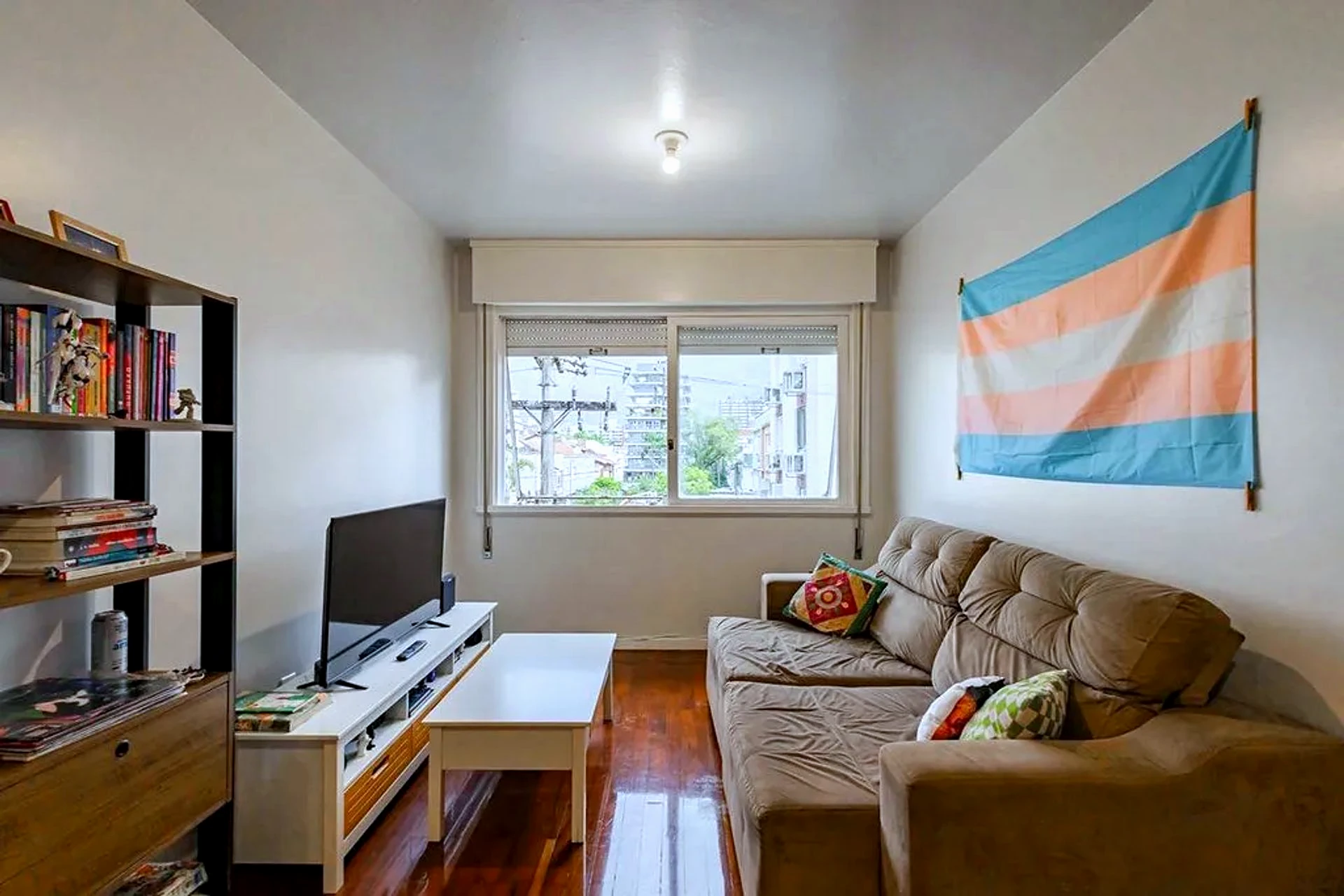 Sala de estar com janela