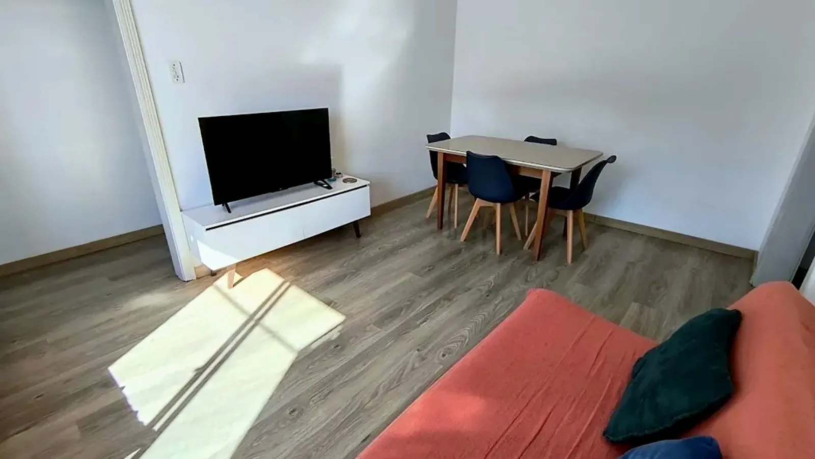 Living com piso laminado