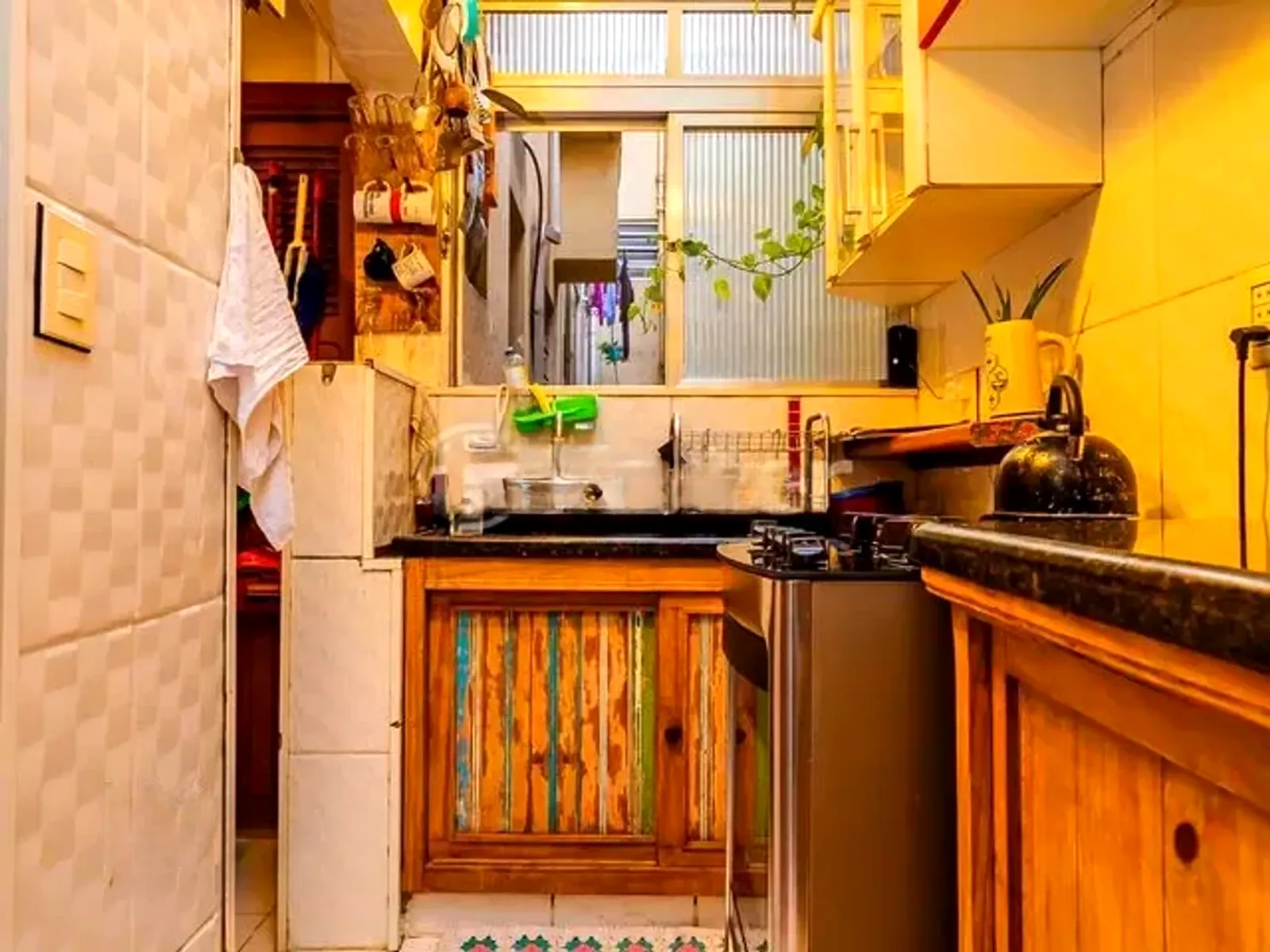 Cozinha com bancada em granito